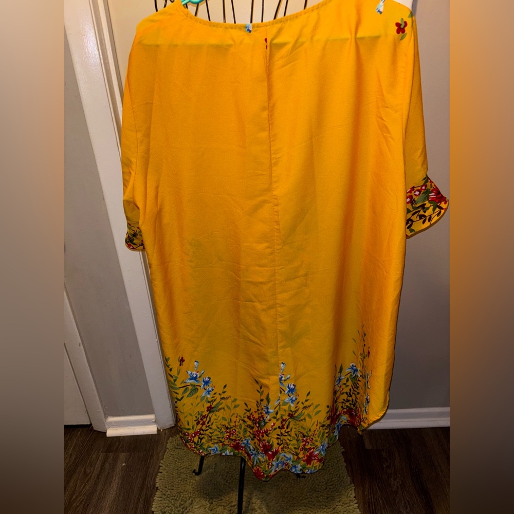 Yellow flower print hi-low blouse SHEIN curve plus size 3XL(NWT) - Picture 6 of 6